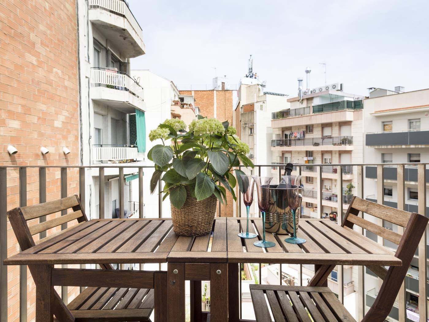 Apartamento en Barcelona cerca del Arco de Triunfo con Piscina para 8 - My Space Barcelona Apartamentos