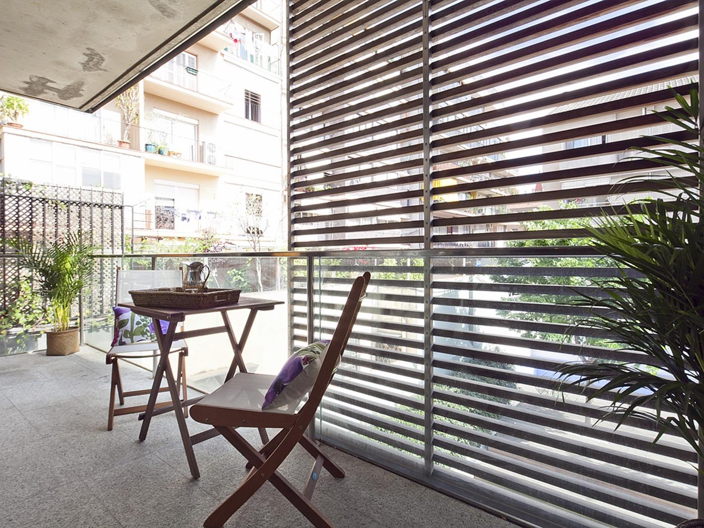 Apartamento Corporativo en el Centro de la Ciudad con balcón para 6 - My Space Barcelona Apartamentos