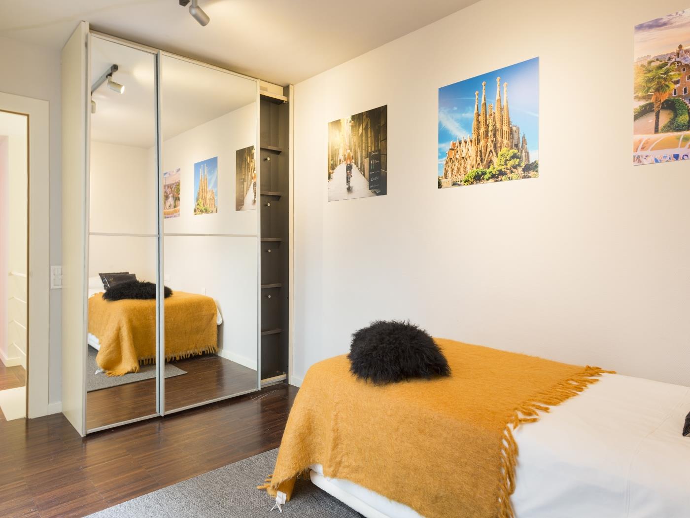 Moderno Dúplex con Jardín y Piscina Privados para 10 - My Space Barcelona Apartamentos