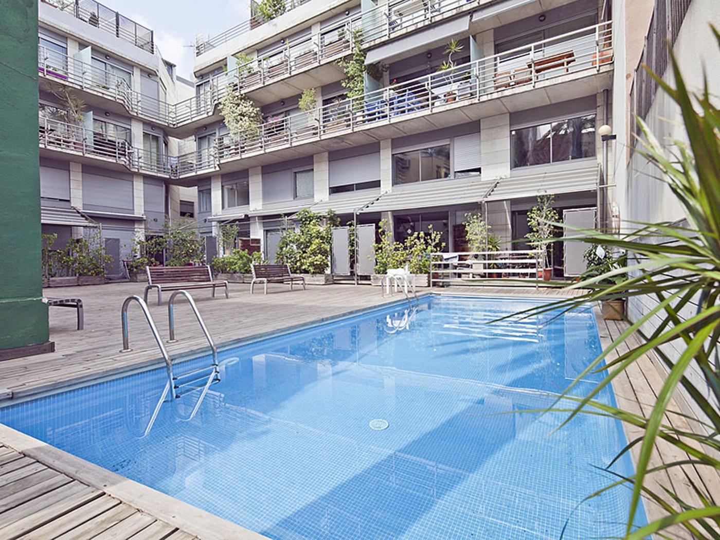 Alquiler de piso Erasmus en Barcelona con piscina y terraza en el centro - My Space Barcelona Apartamentos