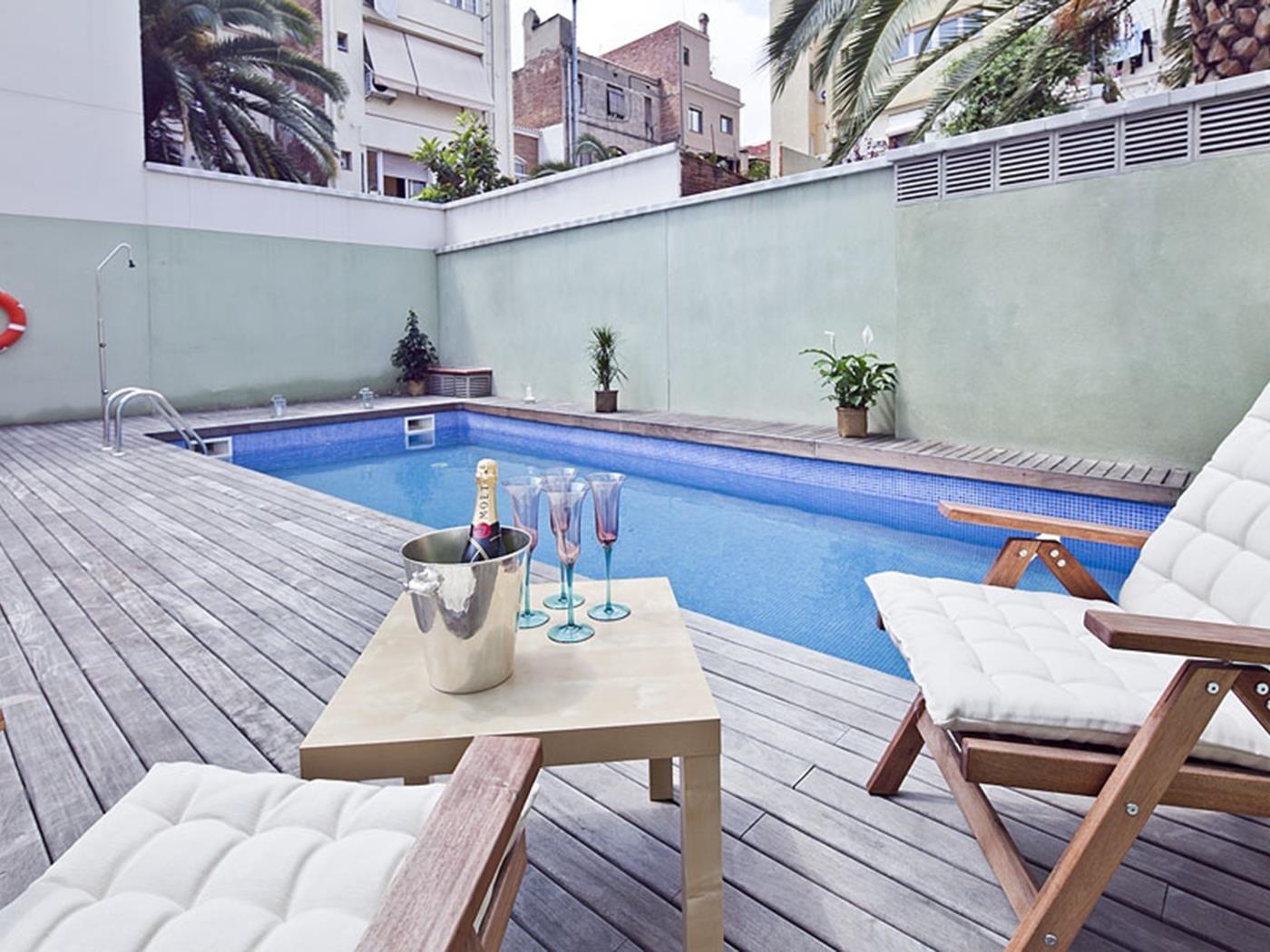 Apartamento en Gràcia con Piscina y Terraza cerca de la Sagrada Familia para 6 - My Space Barcelona Apartamentos
