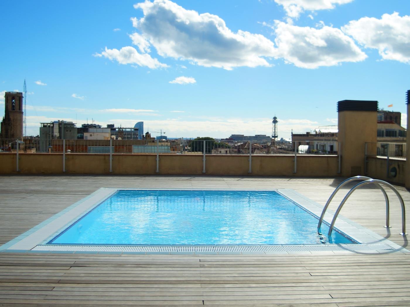 Apartamento con gimnasio, terraza y piscina, vistas a la Catedral de Barcelona - My Space Barcelona Apartamentos