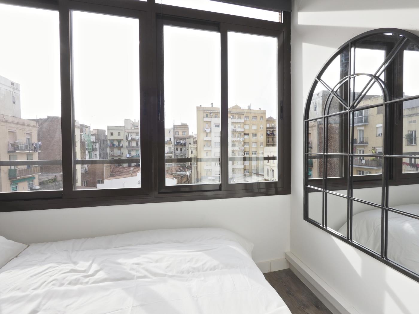 Loft cerca de Montjuic/Plaza España con balcón para 4 - My Space Barcelona Apartamentos