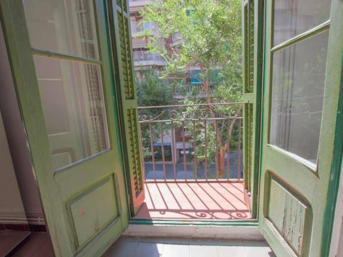 Amplia y luminosa habitación en el barrio de Gracia - My Space Barcelona Apartamentos