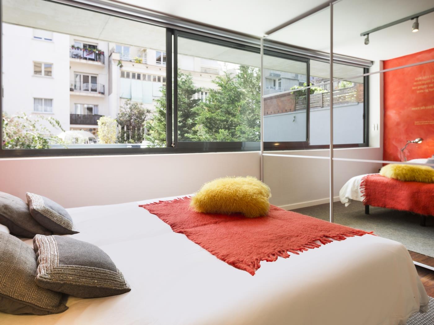 Grupo de 2 dúplex para hasta 20 personas con piscina privada y jardín - My Space Barcelona Apartamentos