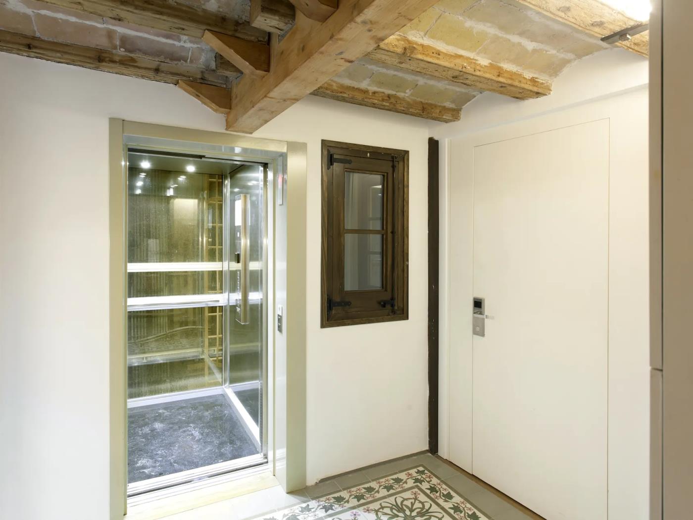 Hermoso apartamento con suite, un baño común, luminoso y espacioso y con acceso - My Space Barcelona Apartamentos