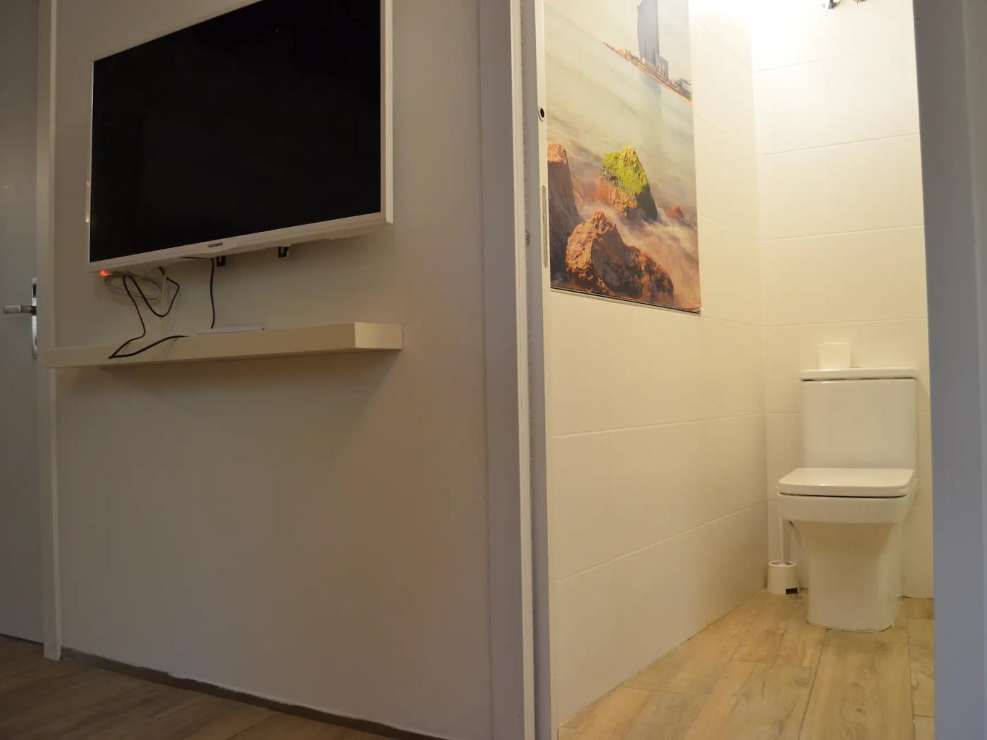 Hermoso apartamento con suite, un baño común, luminoso y espacioso y con acceso - My Space Barcelona Apartamentos