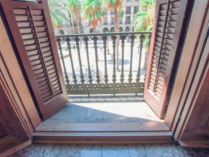 Encantador dúplex con balcón para alquileres temporales en Plaza Real - My Space Barcelona Apartamentos