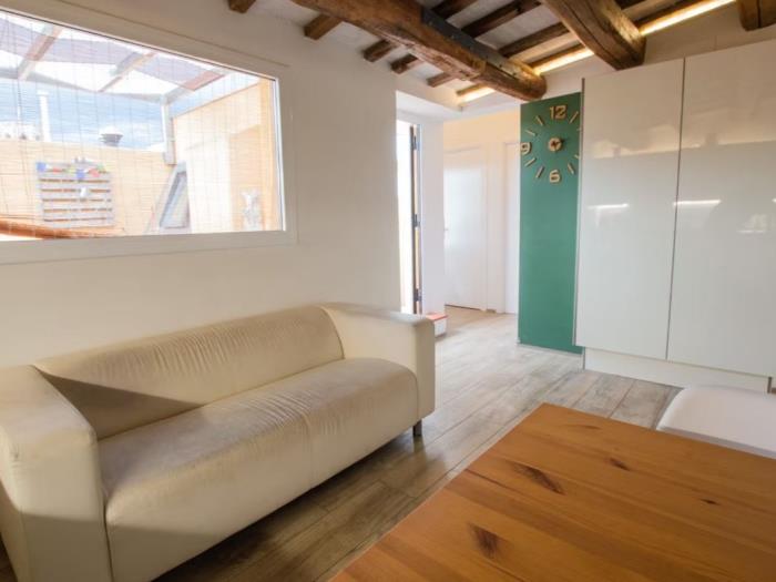 Acogedora habitación en ático en piso de 4 habitaciones - My Space Barcelona Apartamentos