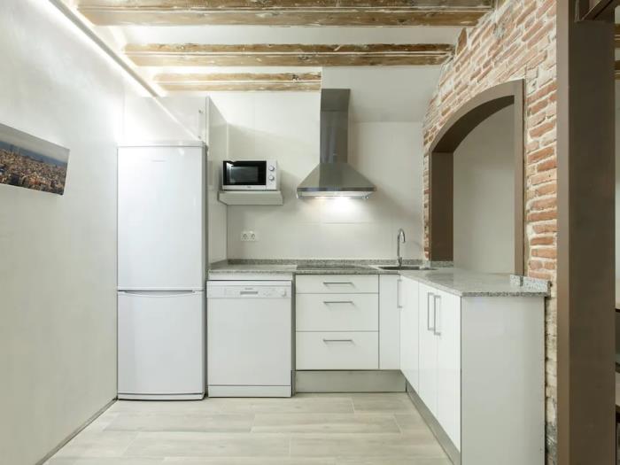 Luminosa y amplia habitación individual con balcón privado - My Space Barcelona Apartamentos