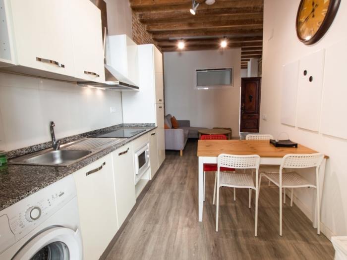 Confortable habitación en piso compartido de 4 habitaciones - My Space Barcelona Apartamentos