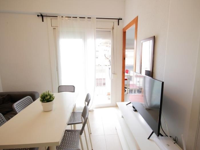 Amplia y centrica habitacion con balcon privado - My Space Barcelona Apartamentos