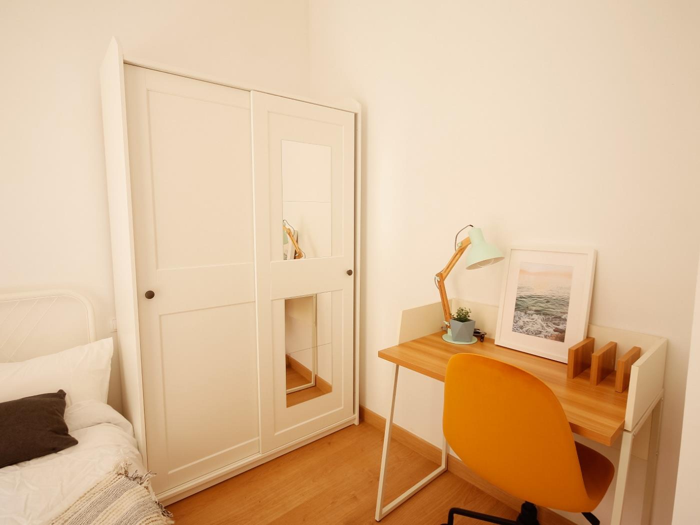 Habitación con balcon privado - My Space Barcelona Apartamentos