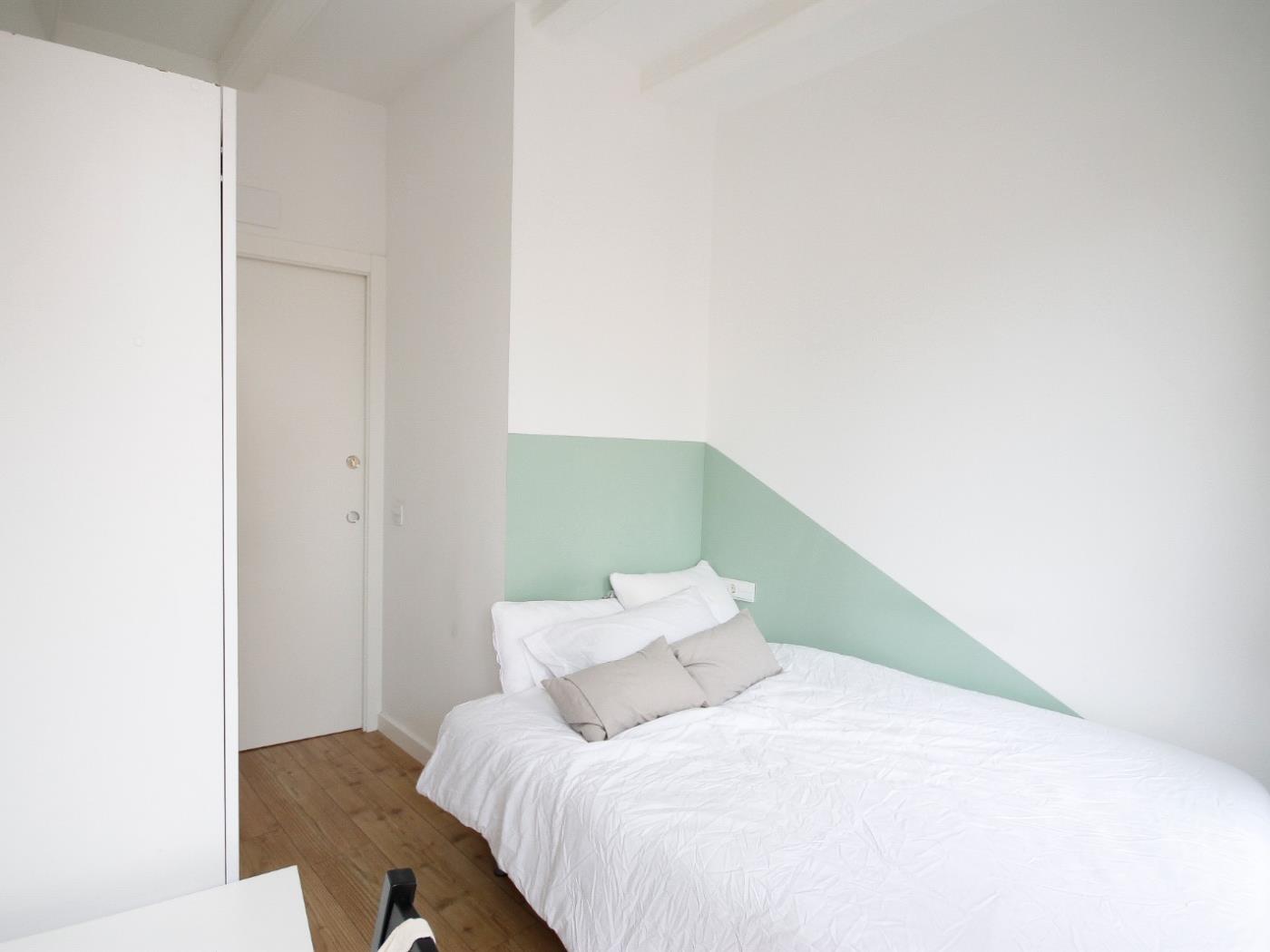 Habitación con balcon privado en piso con terraza - My Space Barcelona Apartamentos