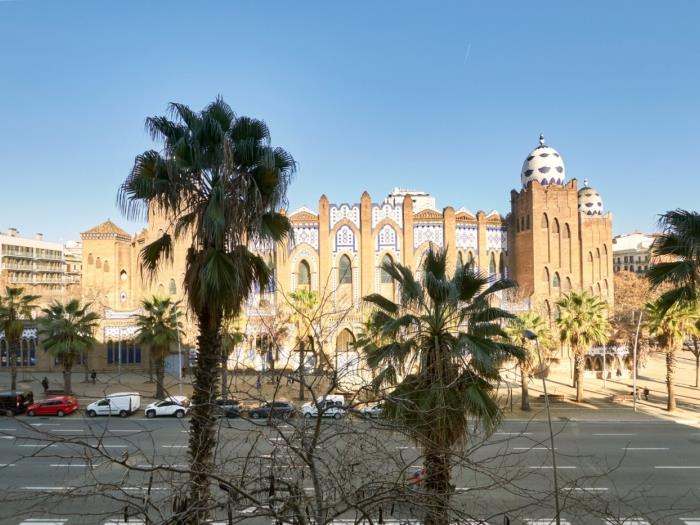 EN VENTA: Piso en venta con vistas a la Palza Monumental - Precio: 512.000 € - My Space Barcelona Apartamentos