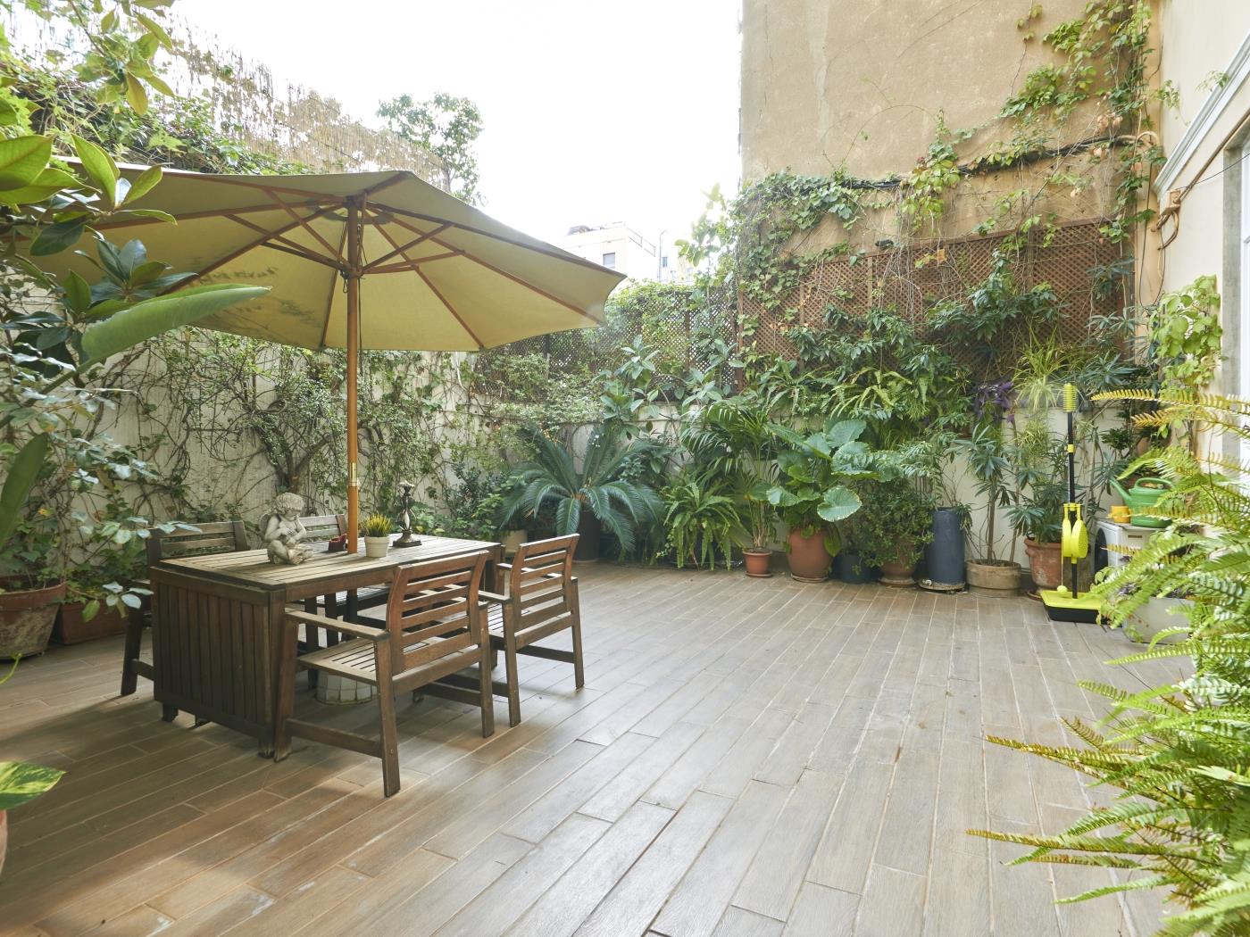 EN VENTA: Luminoso apartamento con terraza en l'Eixample - Precio: 749.000 € - My Space Barcelona Apartamentos