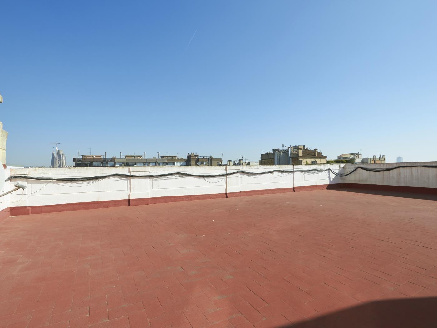 VENTA: Luminoso y renovado ático en el Eixample - Precio 579.000 € - My Space Barcelona Apartamentos