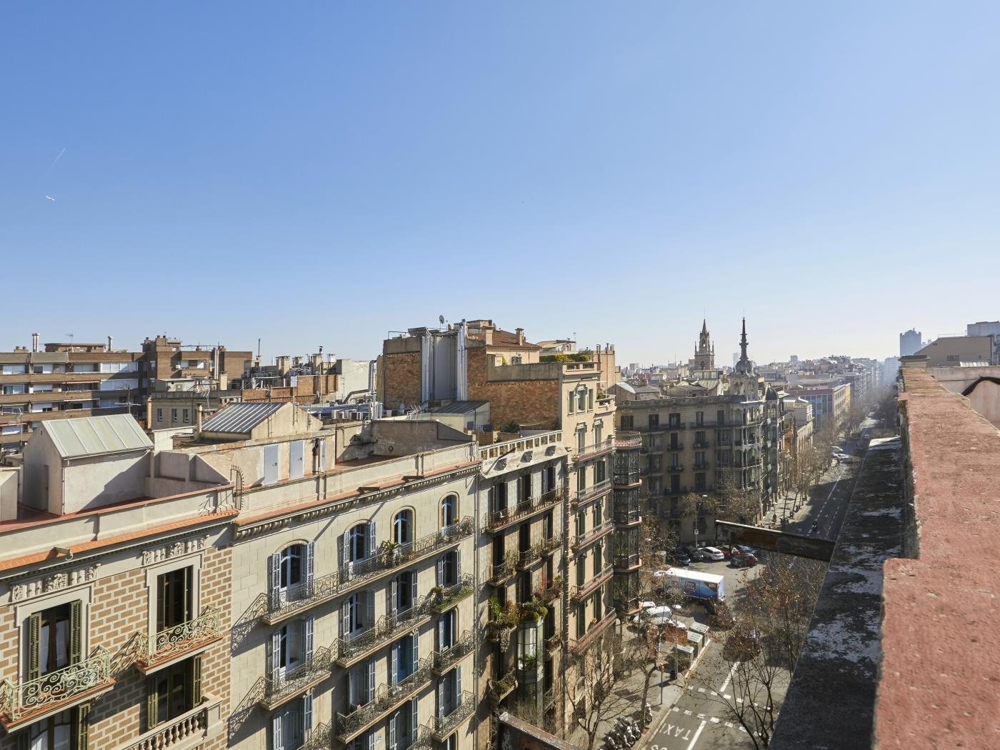 VENTA: Luminoso y renovado ático en el Eixample - Precio 579.000 € - My Space Barcelona Apartamentos