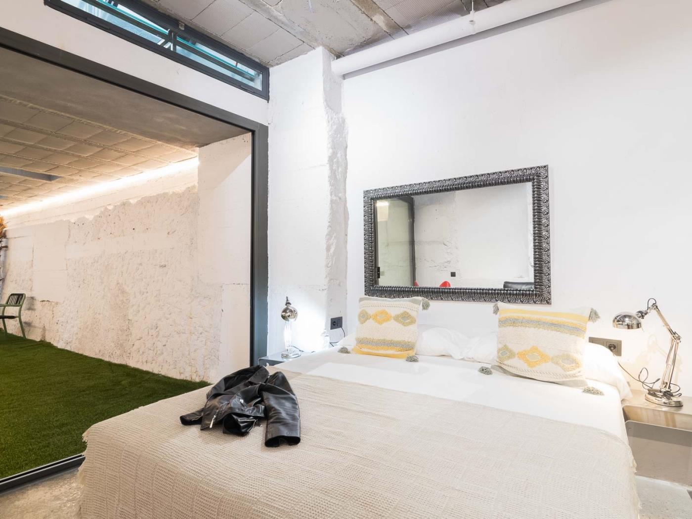My Space Barcelona Loft Industrial con Terraza Privada en Sant Gervasi para 5 - My Space Barcelona Apartamentos