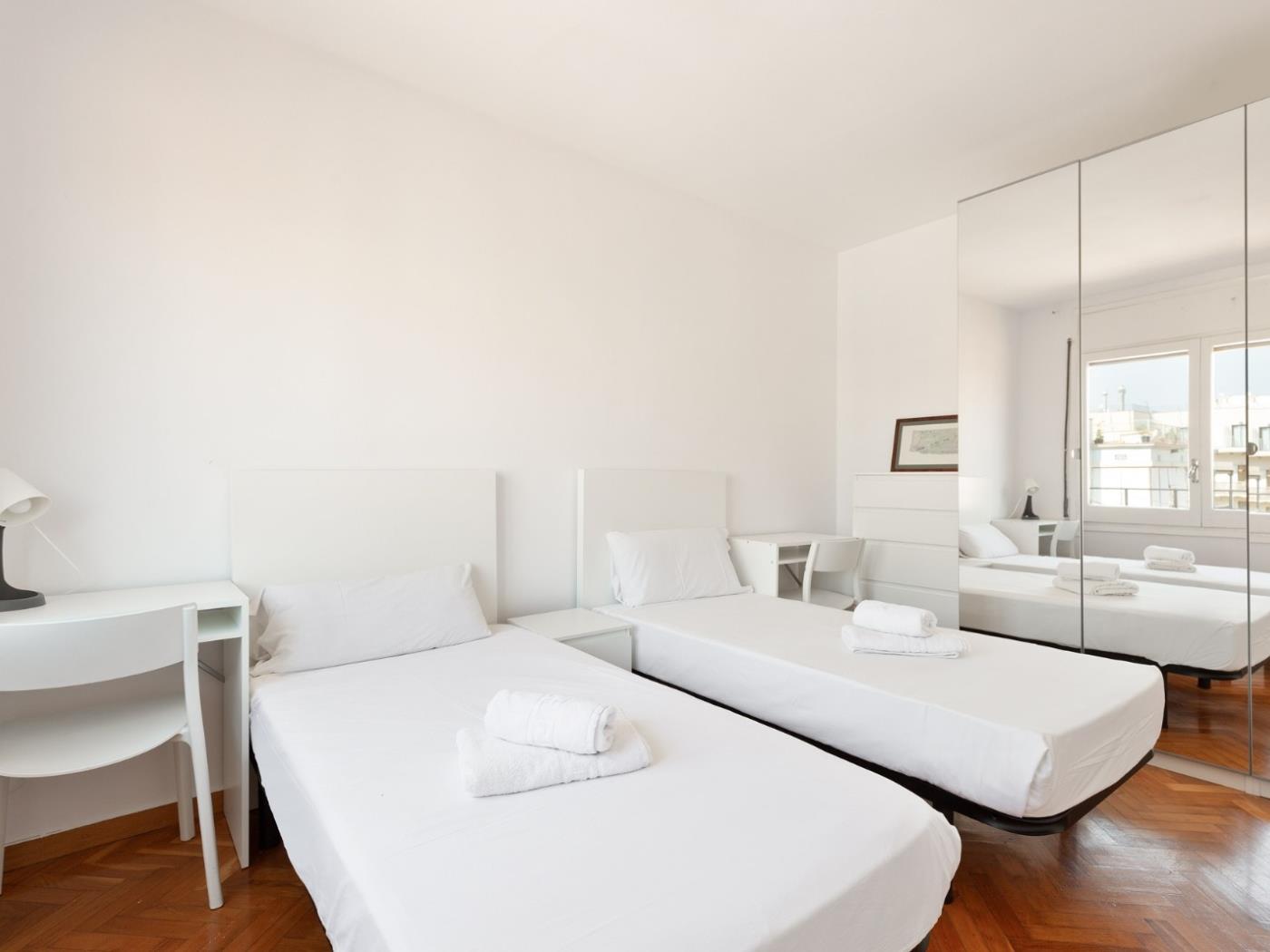 Apartamento para 5 personas en Calle Sepulveda . - My Space Barcelona Apartamentos