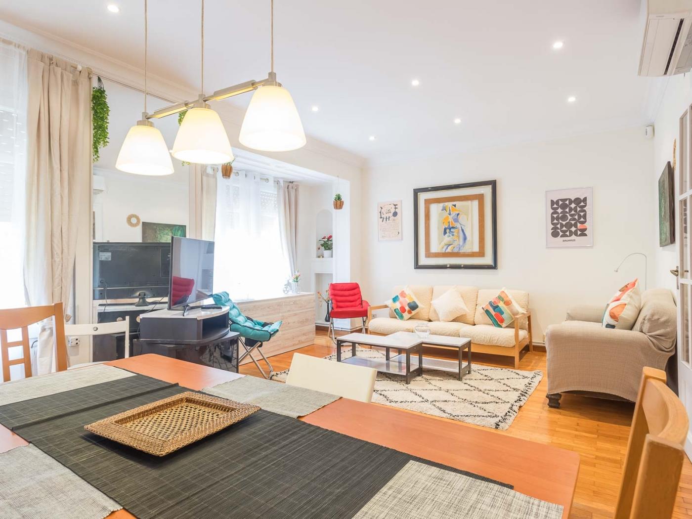 ¡Encantador piso con capacidad para 6 personas cerca del corazón de la ciudad! - My Space Barcelona Apartamentos