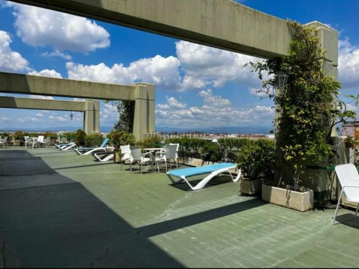 Loft moderno con piscina en la azotea y vistas - My Space Madrid Apartamentos